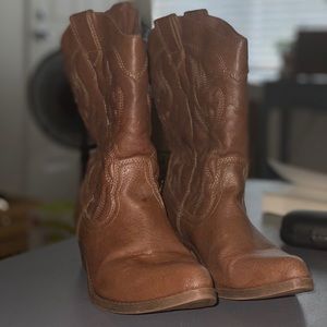 Brown cowgirl boots